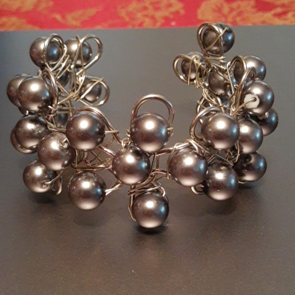 UNIQUE silver bead bracelet